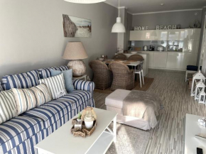 Biały apartament z tarasem w Playa Baltis in Misdroy